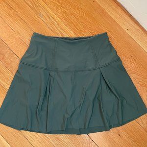 NWOT Lost in Pace Skirt 2 Tall (15") Dark Forest